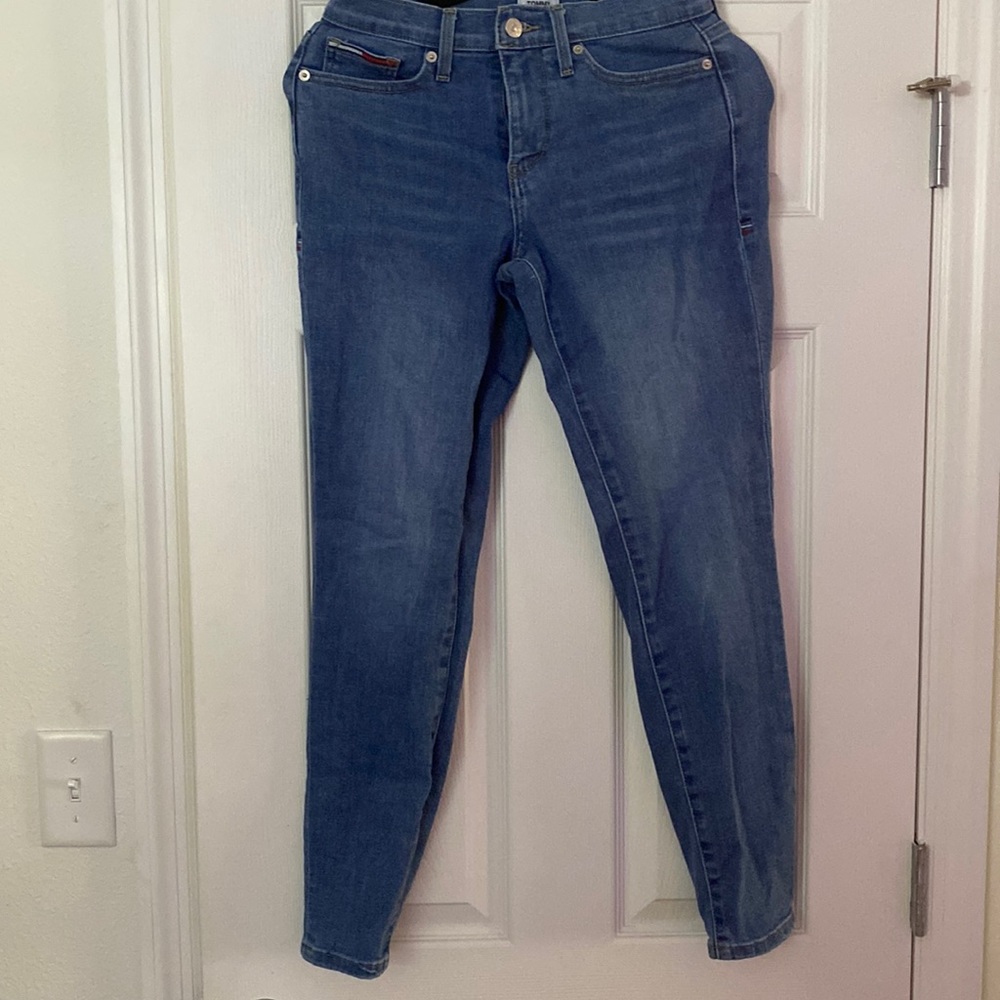 Tommy Hilfiger jeans size 6/28waist.